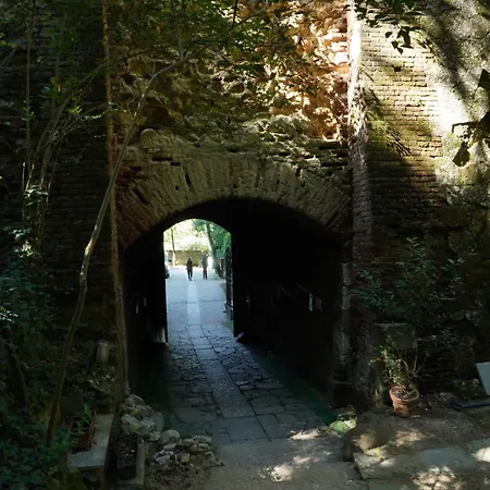 - Castel San Pietro * 베로나